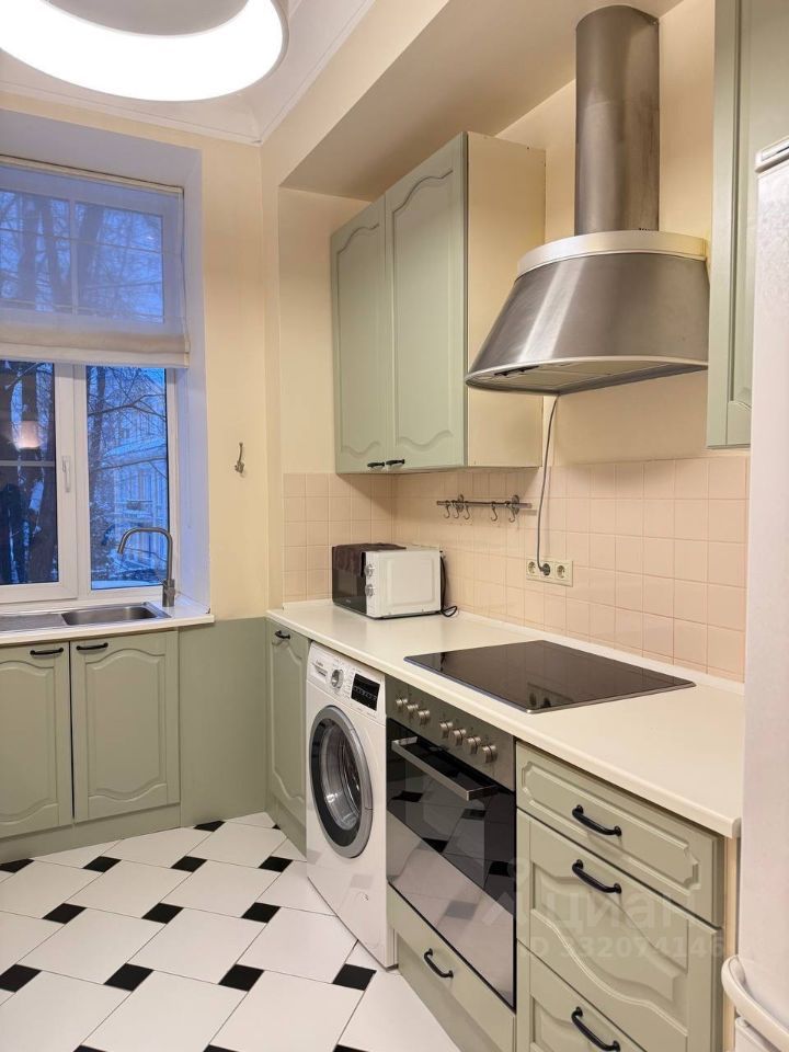 m. Kropotkinskaya: Apartment, 3-rooms