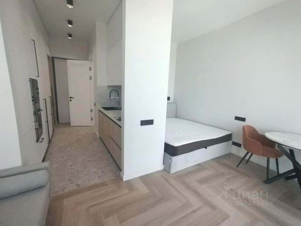 m. Zorge: Apartment, studio