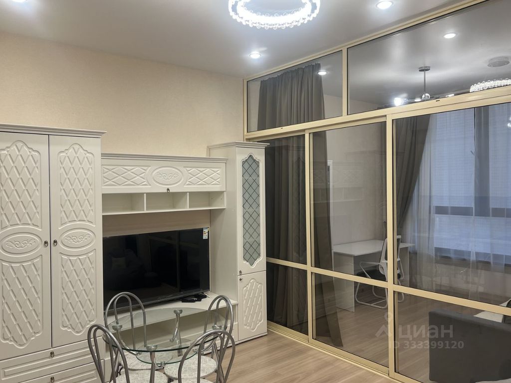 m. ZIL: Apartment, 2-rooms