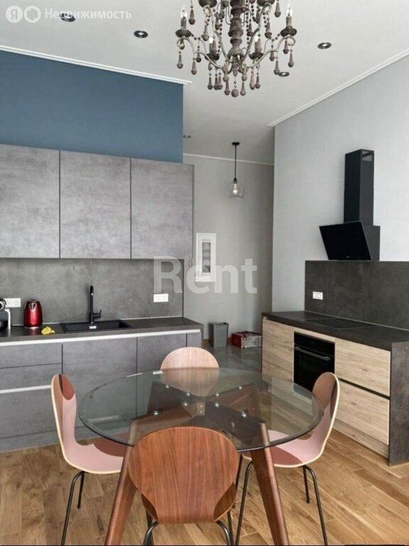 m. ZIL: Apartment, 2-rooms