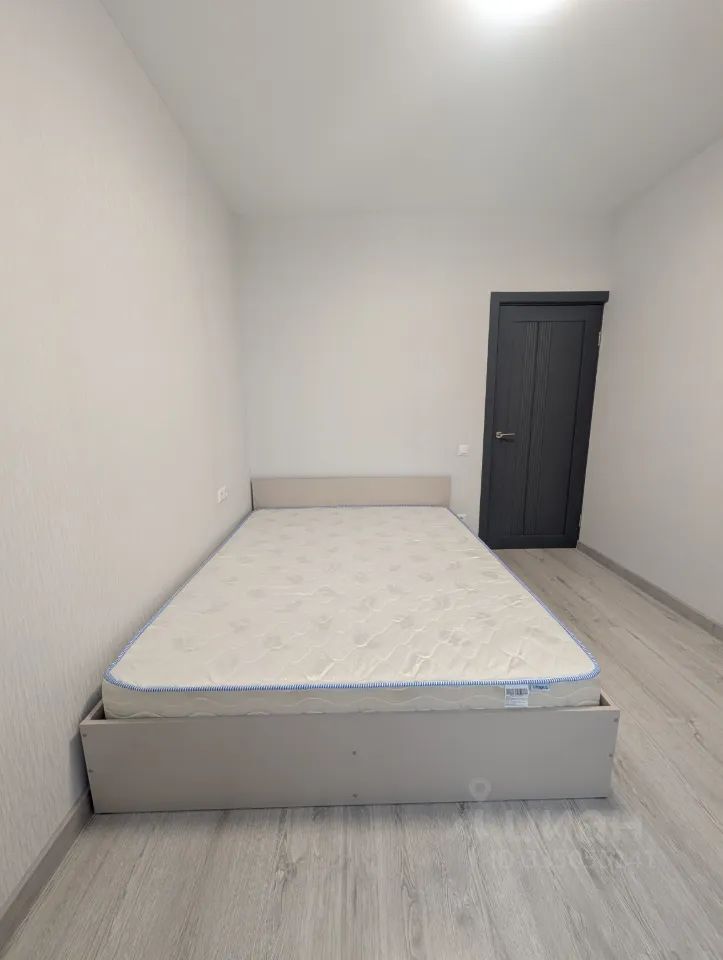 m. Lukhmanovskaya: Apartment, 1-rooms