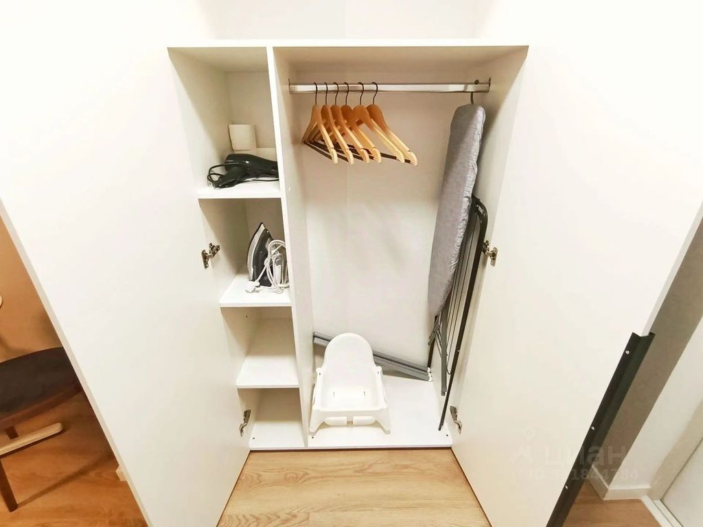 m. Vodniki: Apartment, studio
