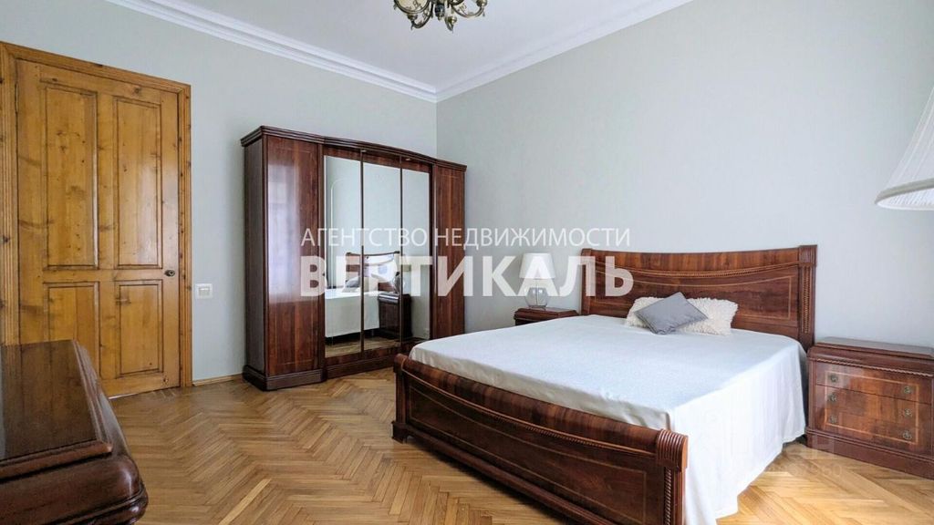 m. Okhotny ryad: Apartment, 2-rooms