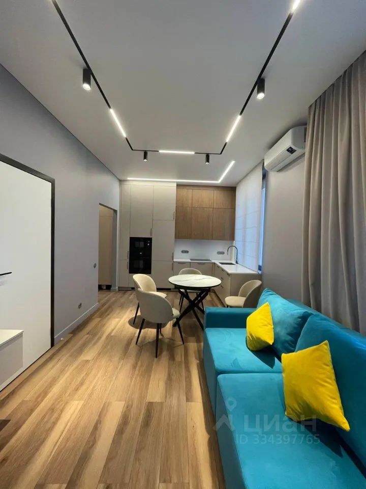 m. ZIL: Apartment, 2-rooms