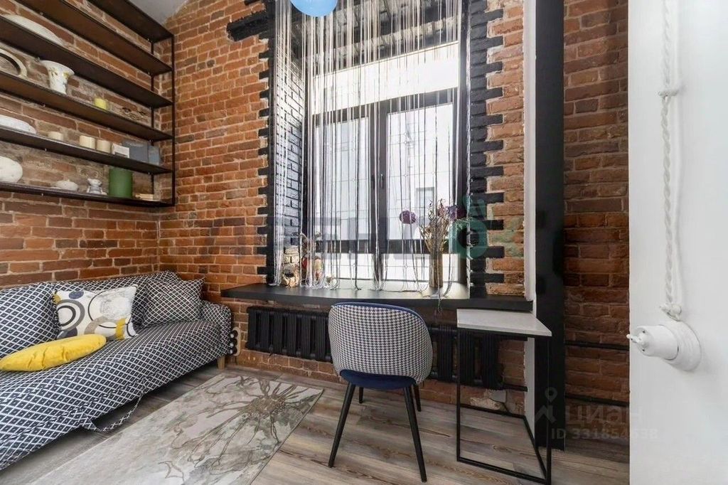 m. Kuznetsky most: Apartment, 3-rooms