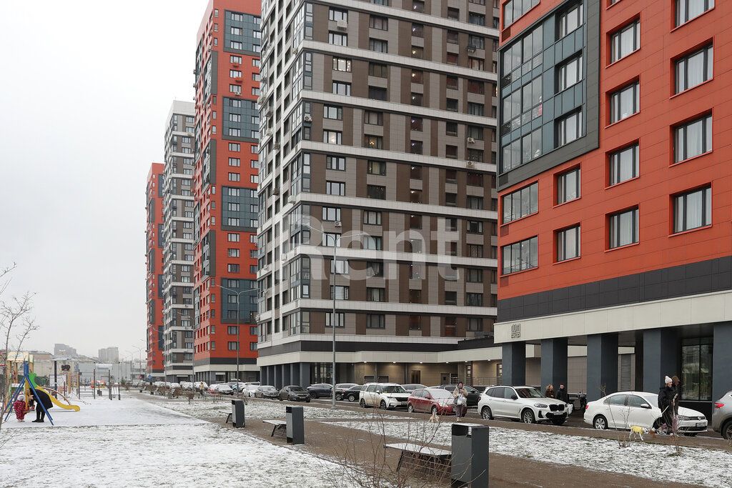 m. ZIL: Apartment, 1-rooms