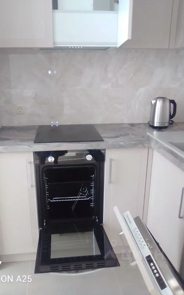 m. ZIL: Apartment, 1-rooms