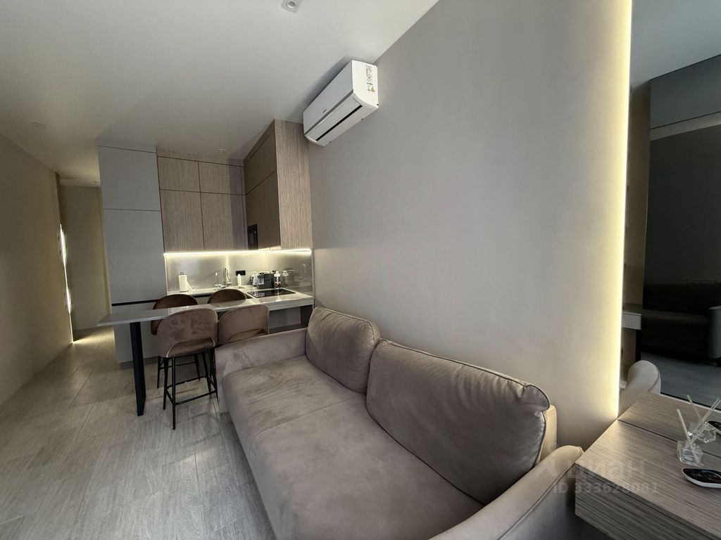 m. ZIL: Apartment, studio