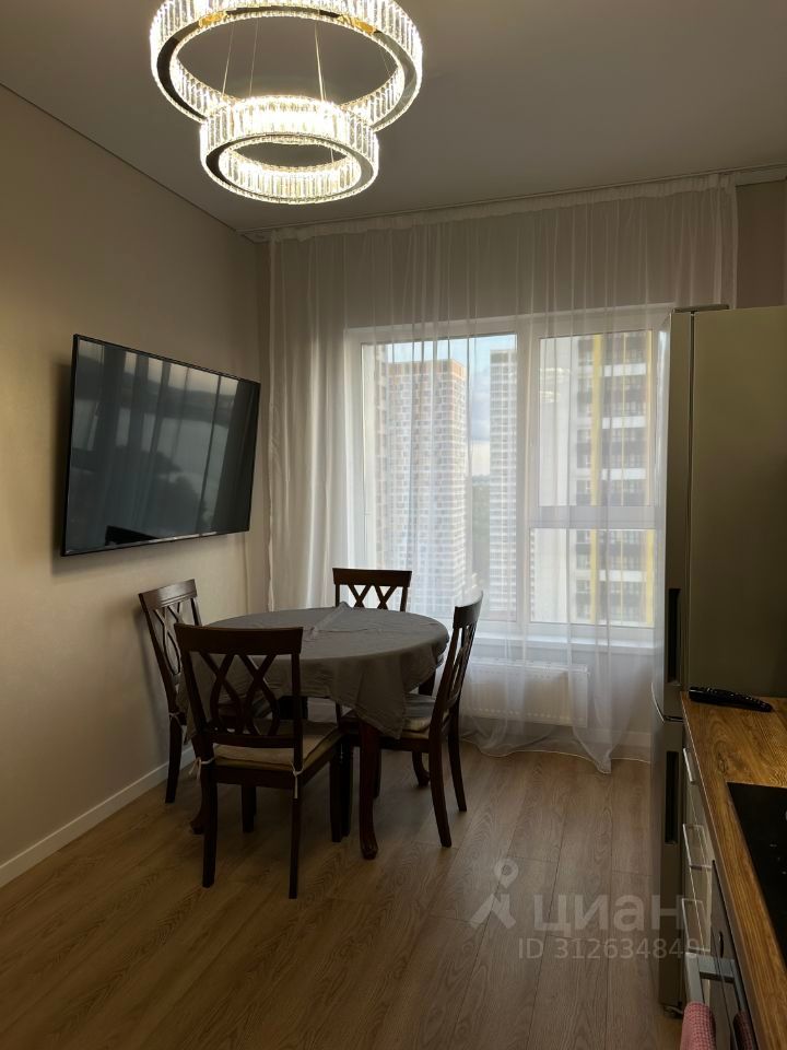 m. Strogino: Apartment, 2-rooms