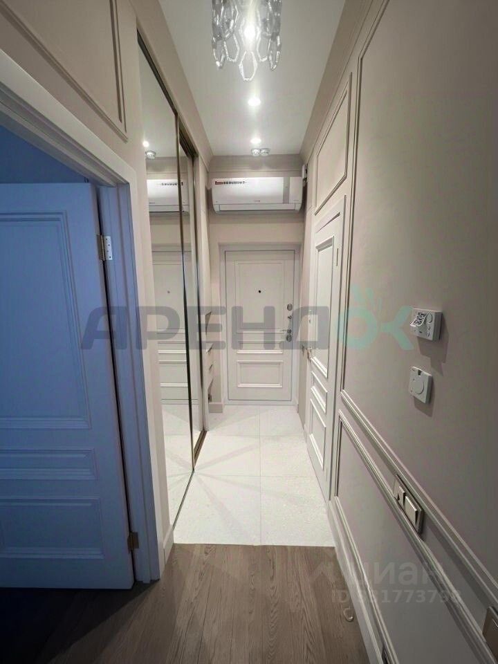 m. ZIL: Apartment, 2-rooms