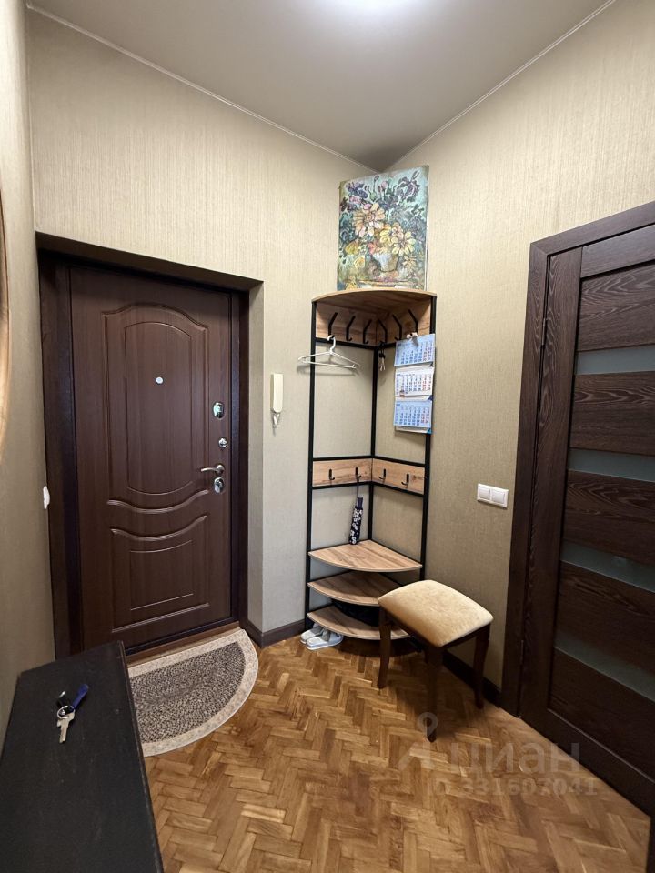 m. Kropotkinskaya: Apartment, 1-rooms