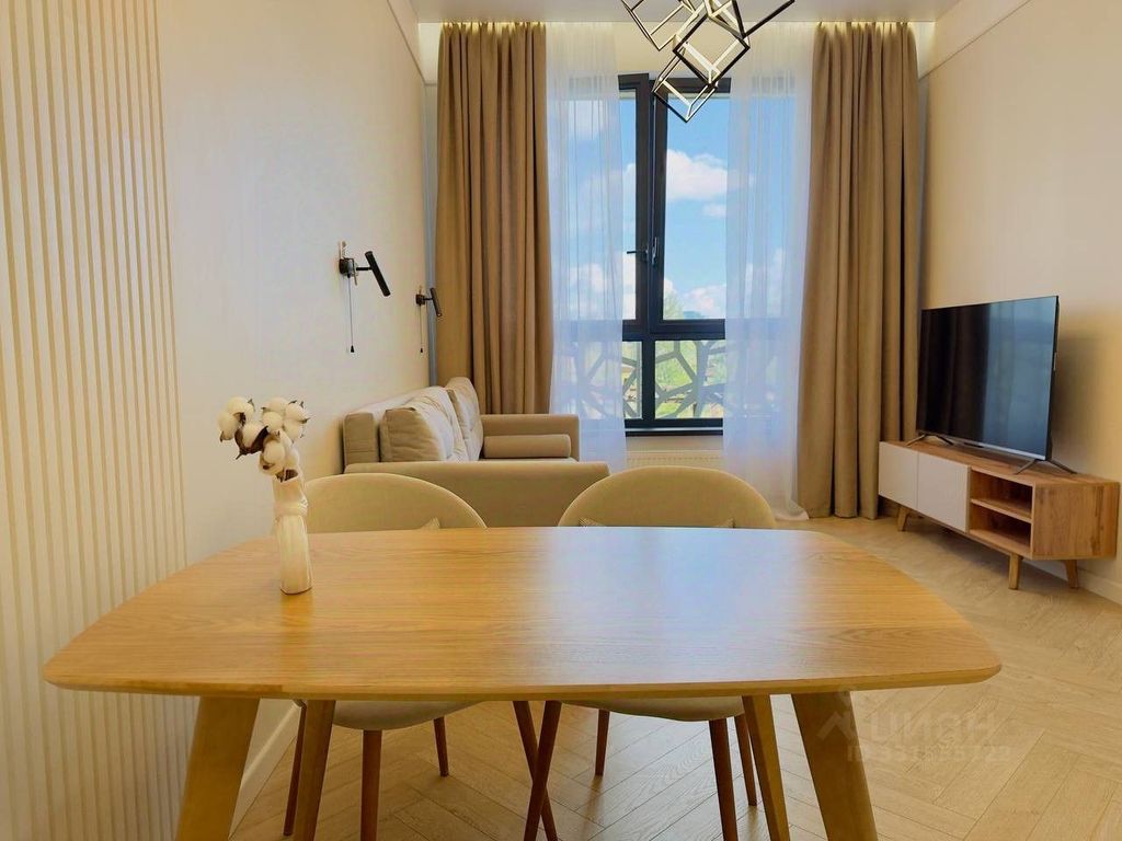 m. ZIL: Apartment, 2-rooms
