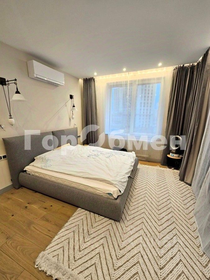m. Oktyabrskoe pole: Apartment, 2-rooms