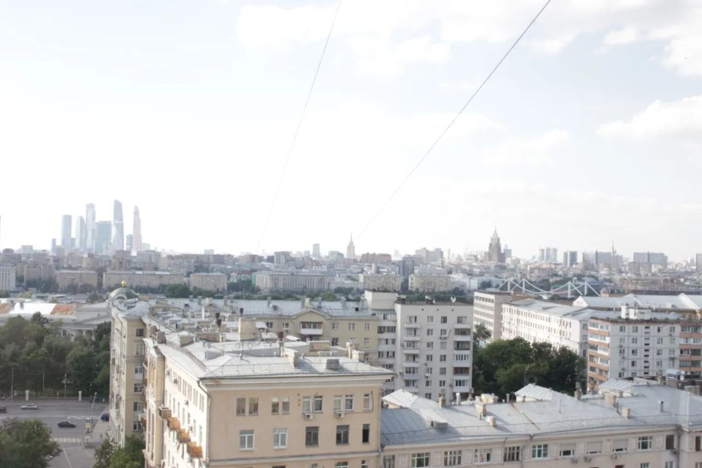 m. Oktyabrskaya: Apartment, 3-rooms