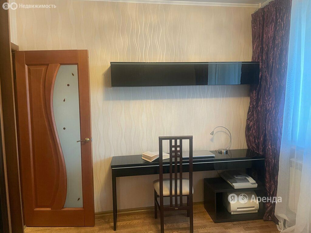 m. Verkhnie Kotly: Apartment, 2-rooms