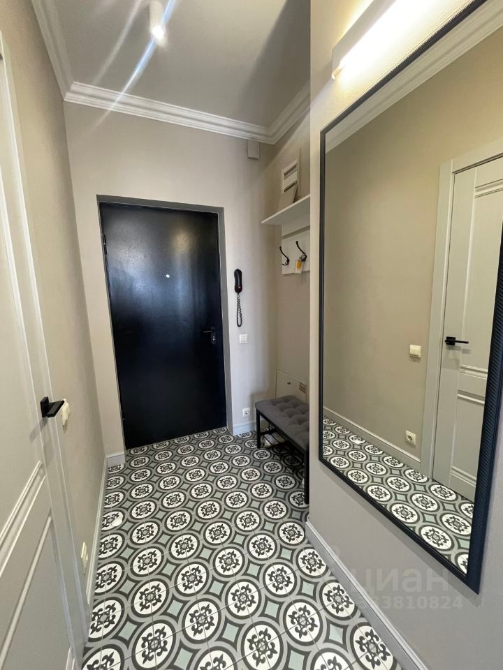 m. Lukhmanovskaya: Apartment, 3-rooms