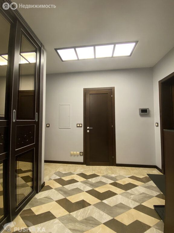 m. Yugo-Zapadnaya: Apartment, 3-rooms
