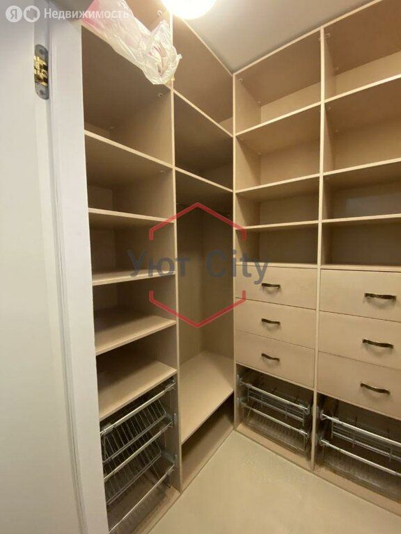 m. Profsoyuznaya: Apartment, 3-rooms