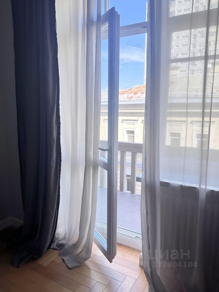 m. Kropotkinskaya: Apartment, 3-rooms