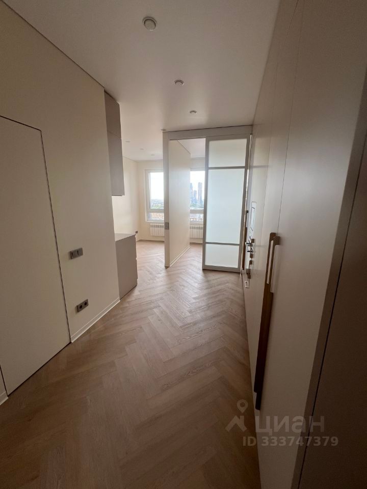 m. Dubrovka: Apartment, studio