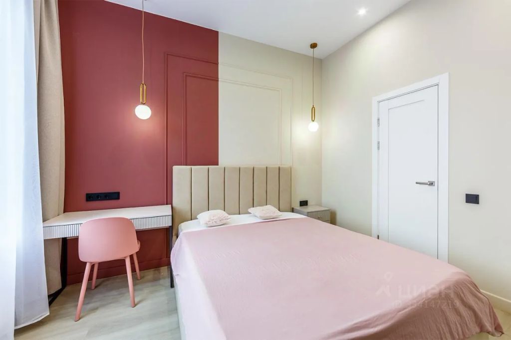 m. ZIL: Apartment, 2-rooms