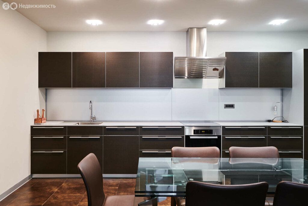 m. Barrikadnaya: Apartment, 3-rooms