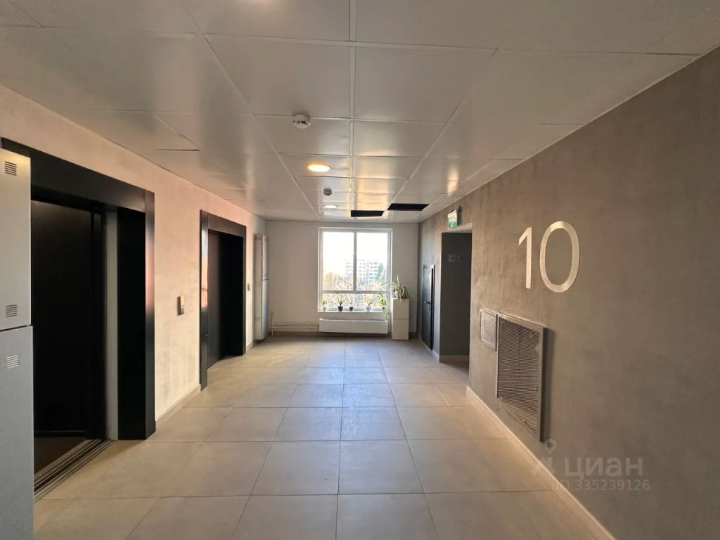 m. Molodezhnaya: Apartment, 2-rooms