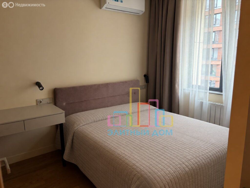 m. ZIL: Apartment, 2-rooms