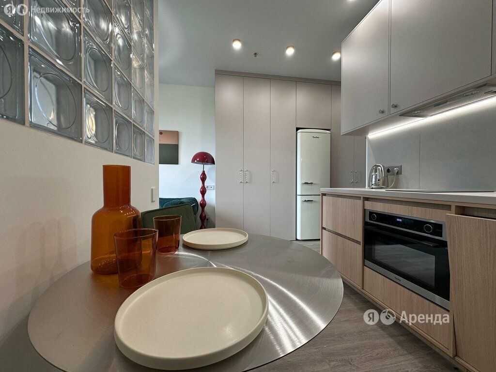 m. Maryina Roscha: Apartment, studio