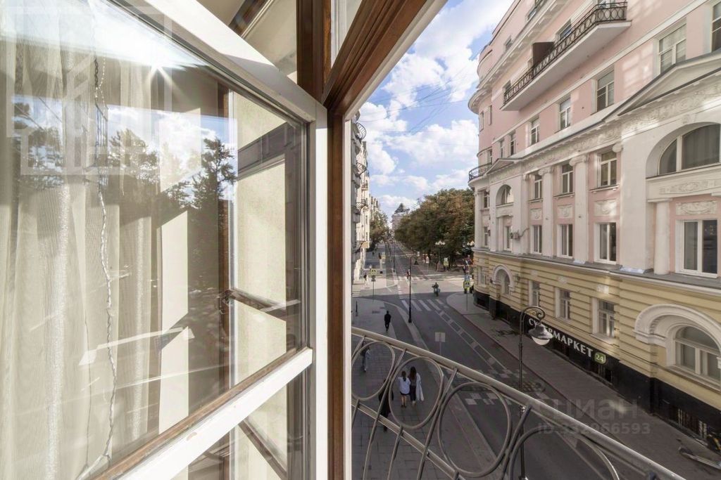 m. Mayakovskaya: Apartment, 4-rooms