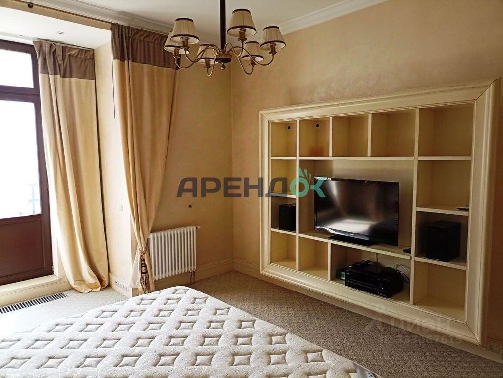 m. Trubnaya: Apartment, 4-rooms