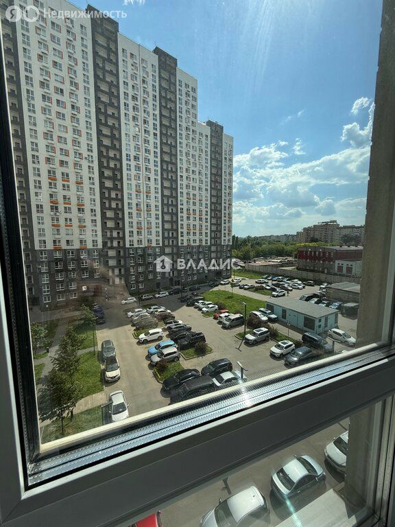 m. Lukhmanovskaya: Apartment, 2-rooms