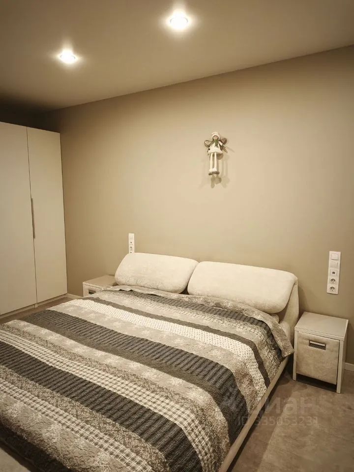 m. ZIL: Apartment, 1-rooms