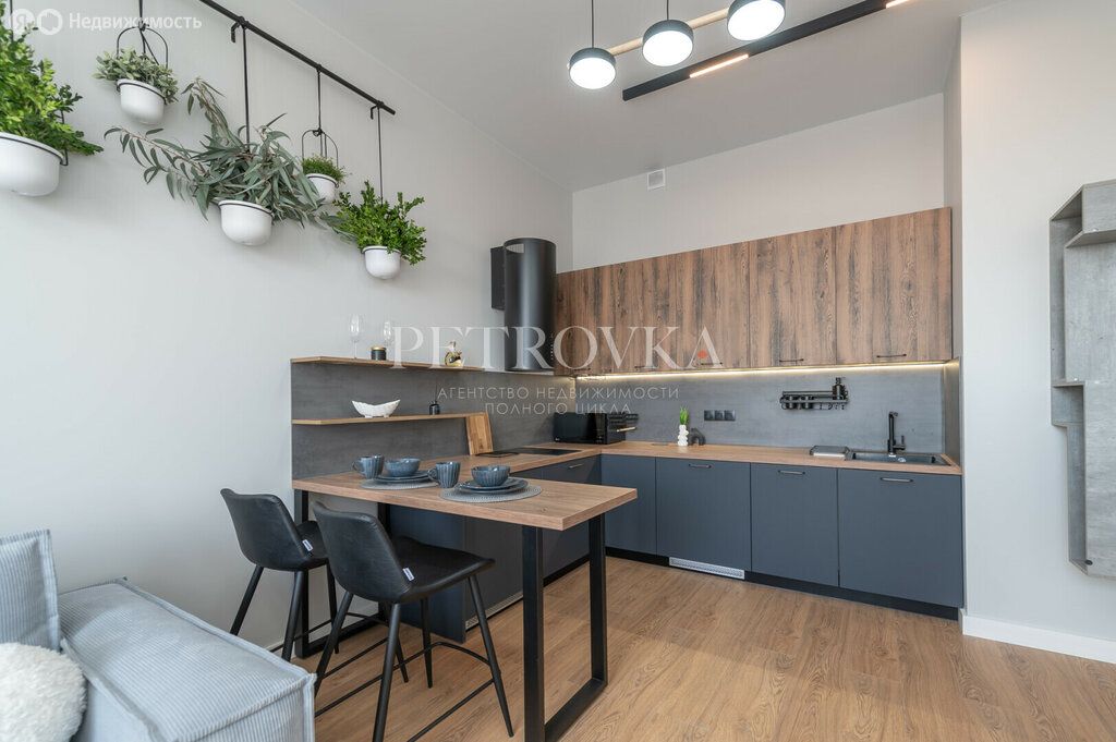 m. Verkhnie Kotly: Apartment, 2-rooms