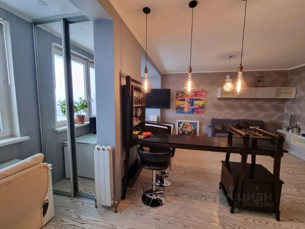 m. Rabochy Poselok: Apartment, studio