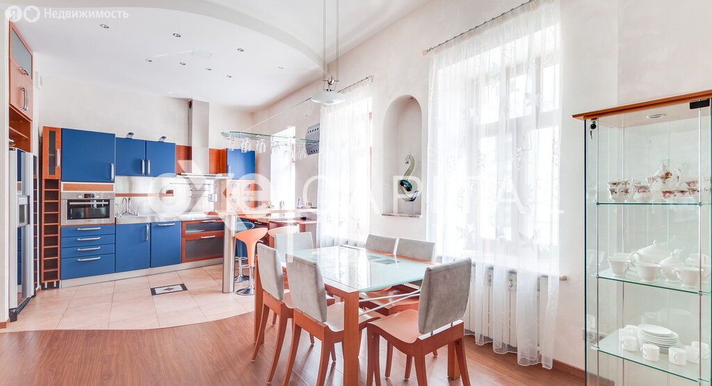 m. Trubnaya: Apartment, 3-rooms