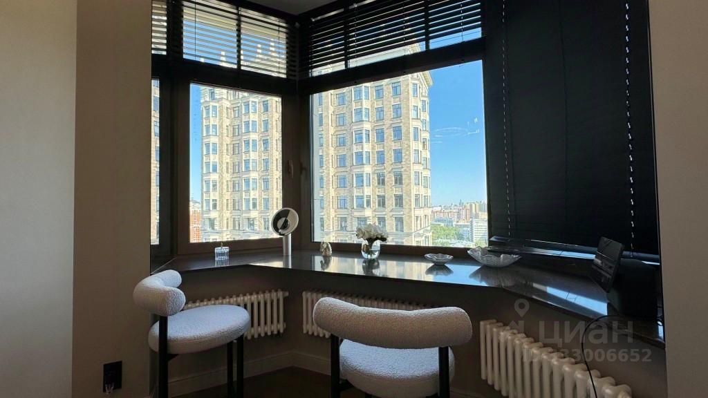 m. Oktyabrskoe pole: Apartment, 2-rooms
