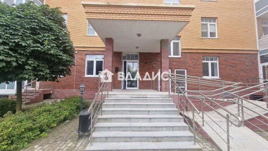 m. Solnechnaya: Apartment, 3-rooms