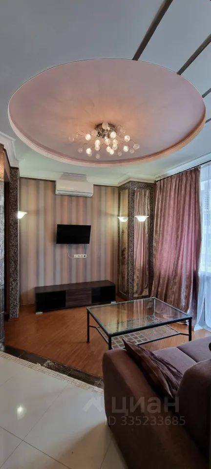 m. Kropotkinskaya: Apartment, 1-rooms