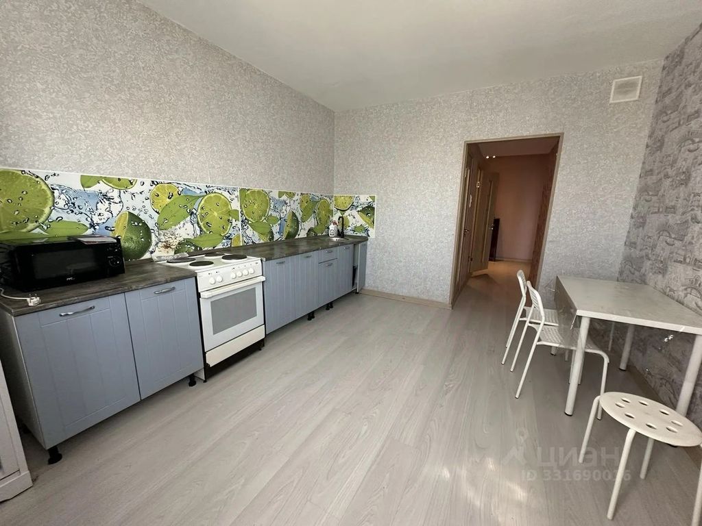 m. Bulvar Dmitriya Donskogo: Apartment, 2-rooms