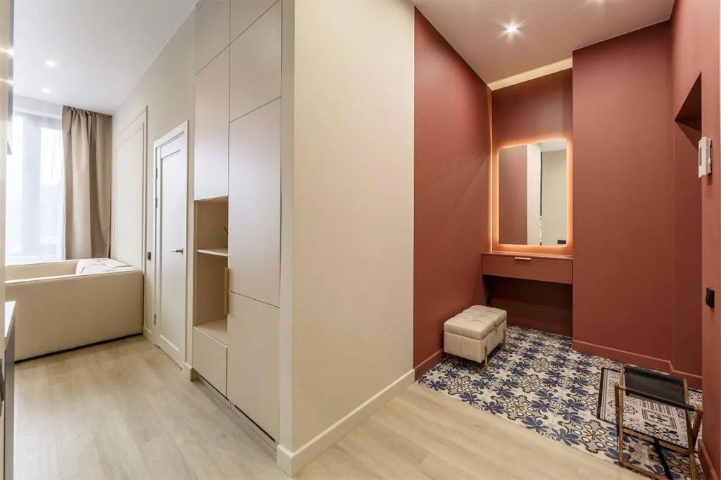 m. ZIL: Apartment, 2-rooms