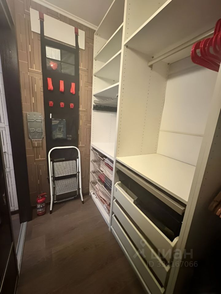 m. Ploschad trekh vokzalov: Apartment, 1-rooms