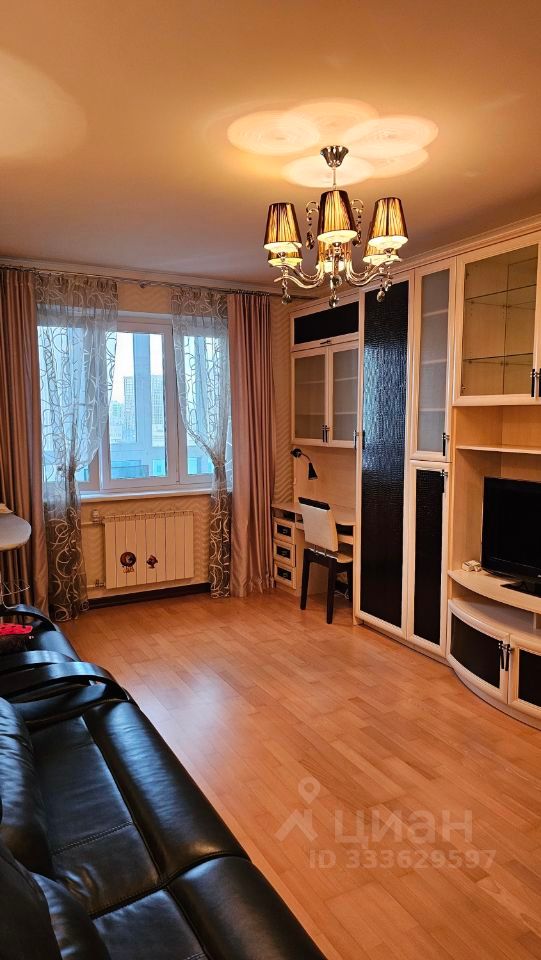 m. Yugo-Zapadnaya: Apartment, 2-rooms