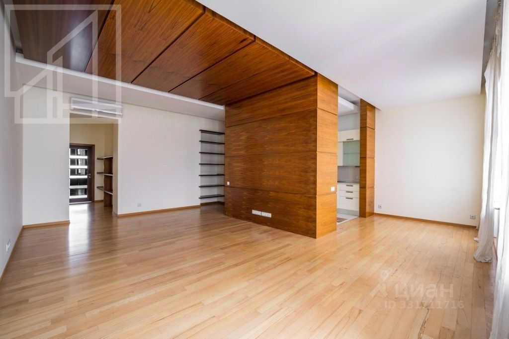 m. Kropotkinskaya: Apartment, 4-rooms