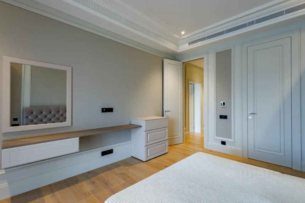 m. Krasnye vorota: Apartment, 4-rooms