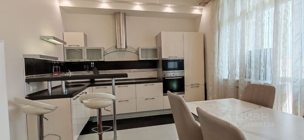 m. Peredelkino: Apartment, 2-rooms
