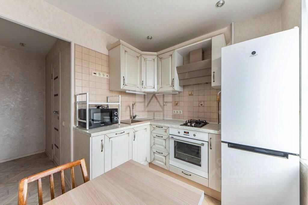 m. Polyanka: Apartment, 2-rooms