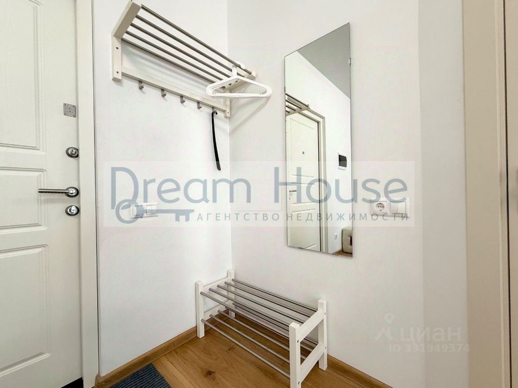 m. Lukhmanovskaya: Apartment, studio