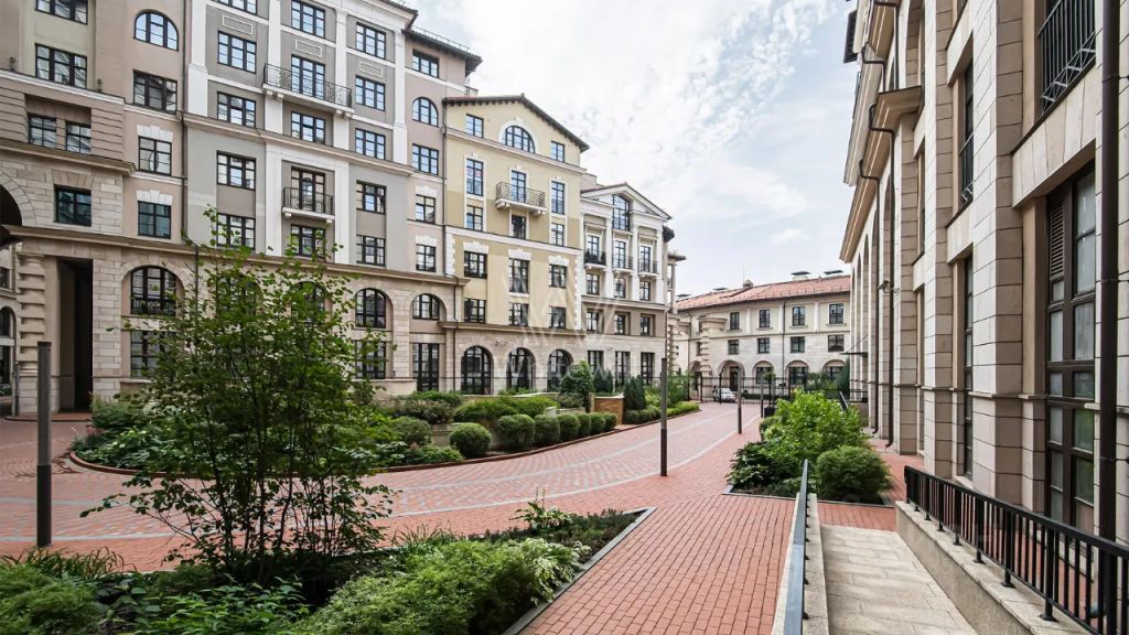m. Novoslobodskaya: Apartment, 5-rooms