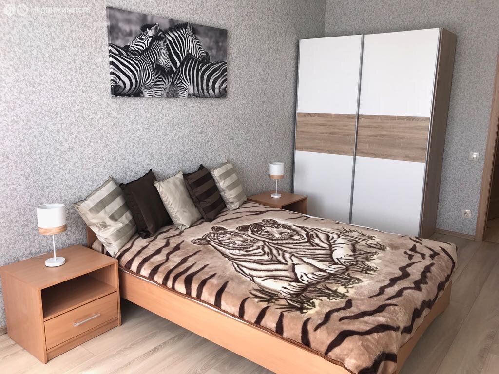 m. Lukhmanovskaya: Apartment, 2-rooms